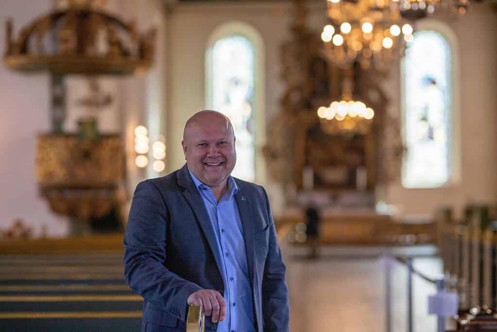 Åpner opp for 100 personer uavhengig av stoltype 3 Blid Erhard