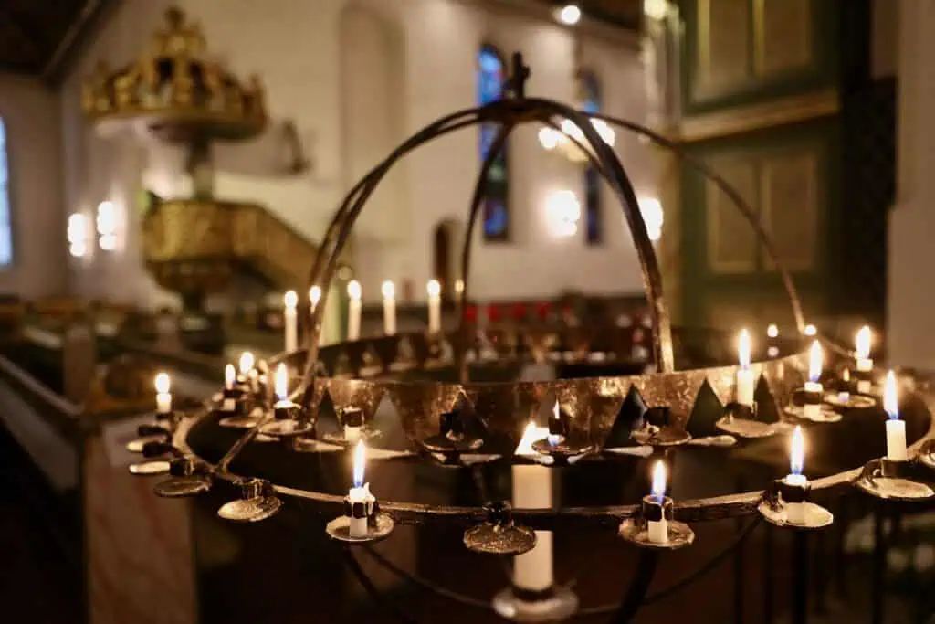 Lysglobe Oslo domkirke Fredsgudstjeneste