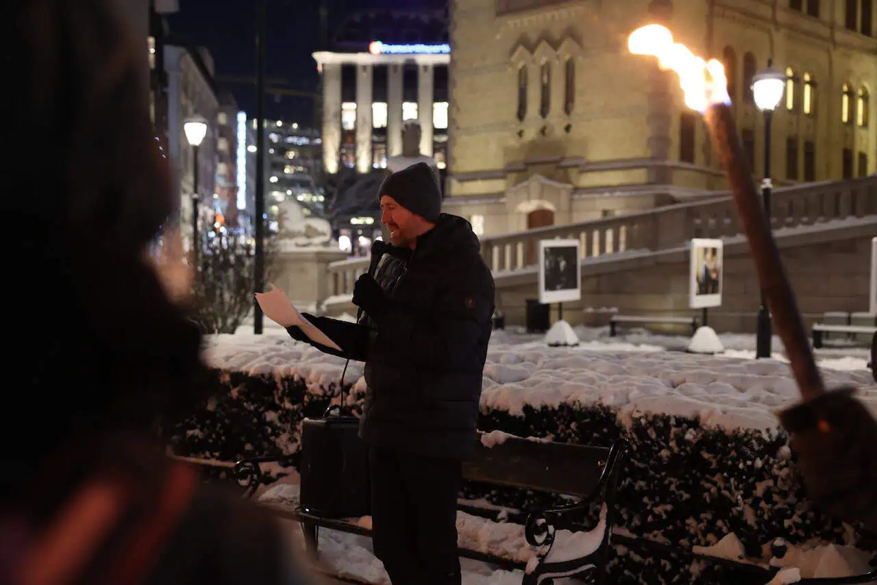 Rune Berglund Steen foran Stortinget