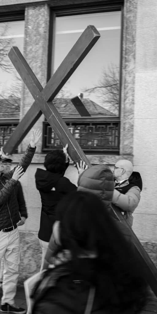 Korsvandring gjennom byen - en stille motstand 8 IMG 2776