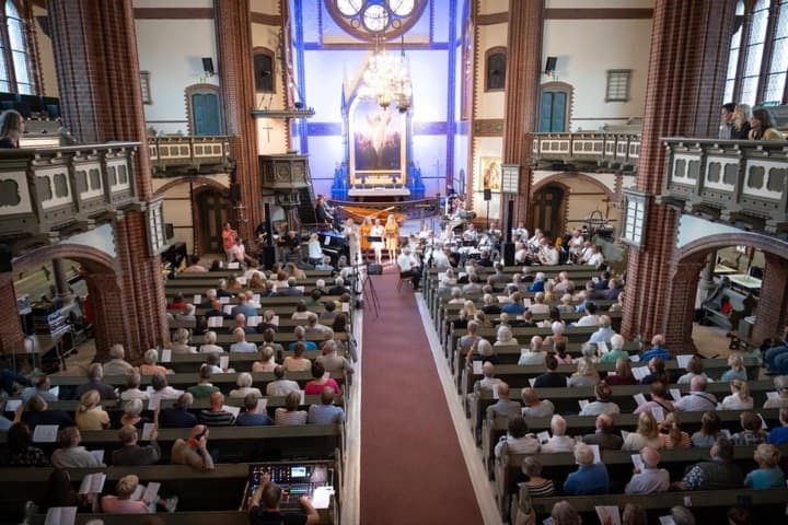 Fullsatt trefoldighetskirke